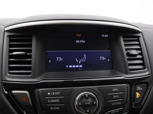 Used 2020 Nissan Pathfinder SV image 21