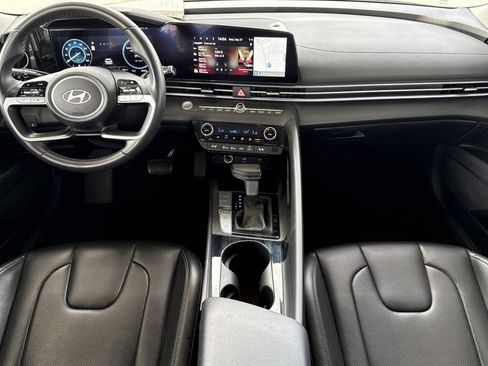 Used 2025 Hyundai Elantra Limited FWD image 20