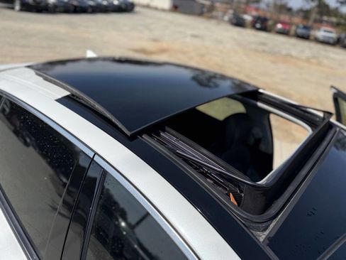 Used 2018 Kia Stinger Premium image 29