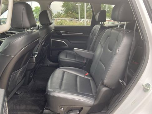 Used 2025 Kia Telluride S FWD image 13