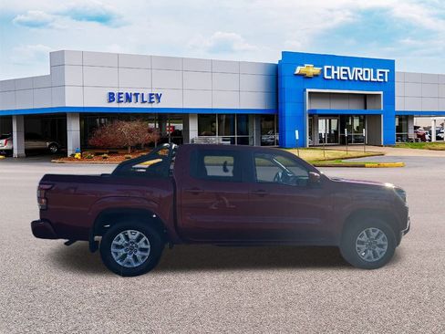 Used 2022 Nissan Frontier SV image 6