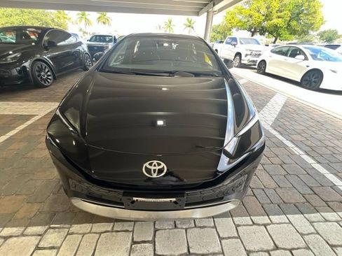 Used 2025 Toyota Prius Plug-In Hybrid FWD image 2