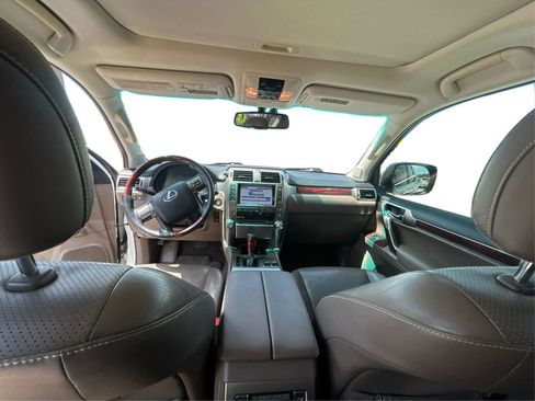 Used 2011 Lexus GX 460 image 22