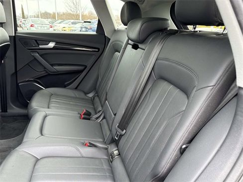 Used 2020 Audi Q5 2.0T Premium w/ Convenience Package image 16