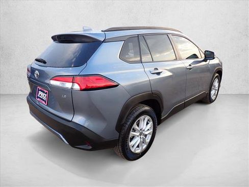 Used 2023 Toyota Corolla Cross LE w/ Moonroof Package FWD image 4
