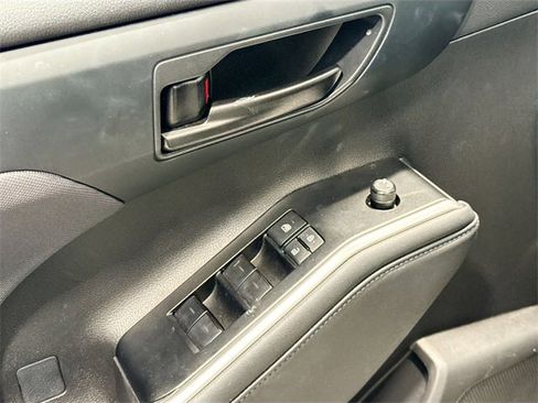 Certified 2023 Toyota Highlander L image 15