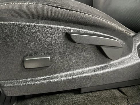 Used 2018 Chevrolet Colorado LT w/ LT Convenience Package image 28