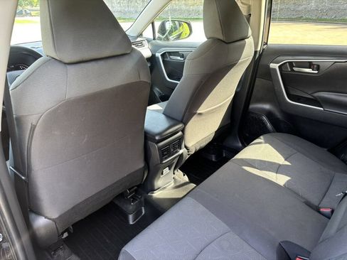 Used 2023 Toyota RAV4 XLE FWD image 17