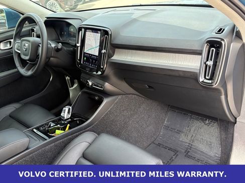 Certified 2025 Volvo XC40 B5 Plus AWD/4WD image 36