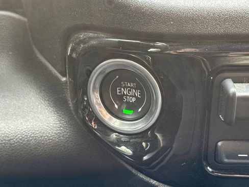 Used 2024 Chevrolet Silverado 2500 LT AWD/4WD image 21