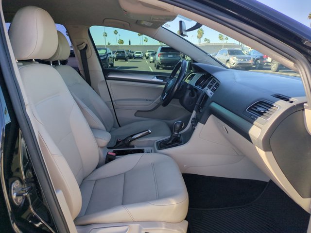 Used 2015 Volkswagen Golf TDI S FWD image 19