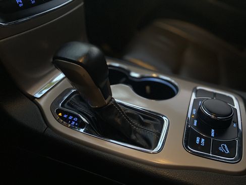 Used 2016 Jeep Grand Cherokee Limited image 29