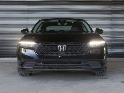 Used 2024 Honda Accord Touring image 10