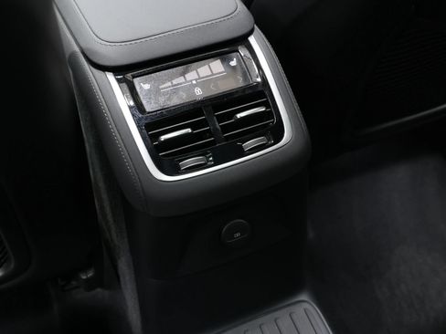 Used 2025 Volvo XC90 T8 Plus w/ Protection Package Premier AWD/4WD image 62