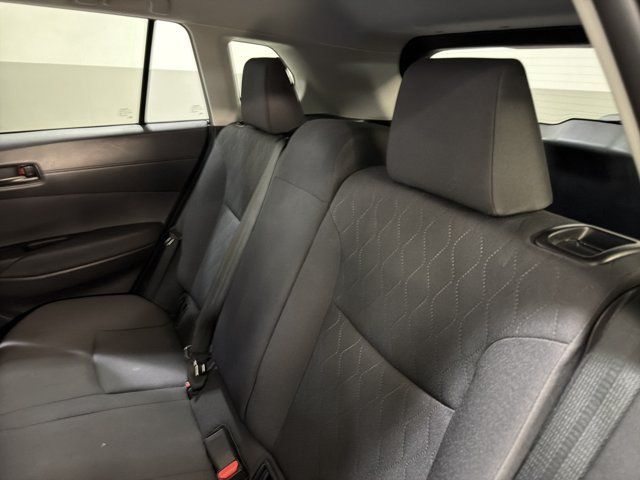 Used 2025 Toyota Corolla Cross LE FWD image 7