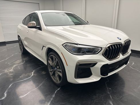Used 2022 BMW X6 M50i w/ Executive Package image 2