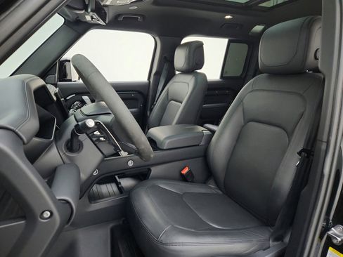 Used 2024 Land Rover Defender 110 V8 image 14