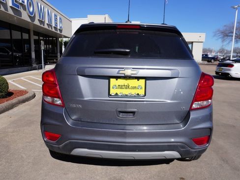 Used 2019 Chevrolet Trax LT w/ LT Convenience Package image 5