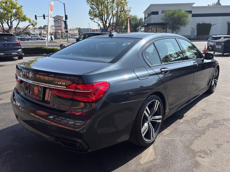Used 2019 BMW 740i w/ M Sport Package RWD image 13