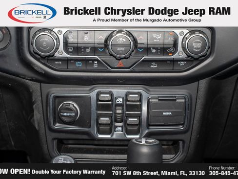 Used 2023 Jeep Wrangler Unlimited Sahara w/ Cold Weather Group AWD/4WD image 24