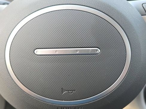 Used 2025 Hyundai Kona SEL AWD/4WD image 23