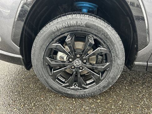 Certified 2023 Toyota RAV4 SE w/ Convenience Package image 25