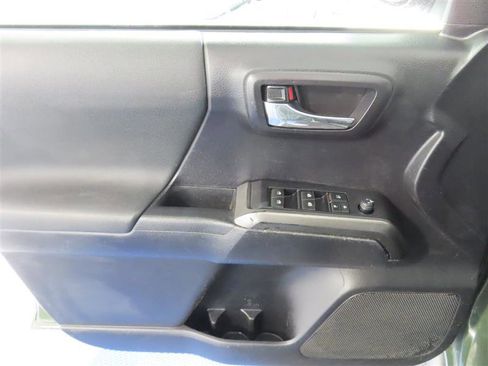 Used 2021 Toyota Tacoma TRD Off-Road image 14