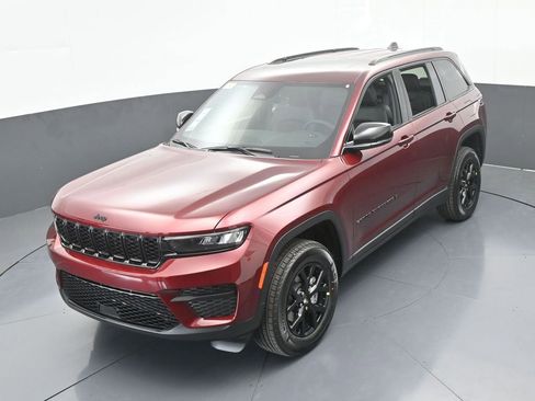 New 2025 Jeep Grand Cherokee Altitude RWD image 40