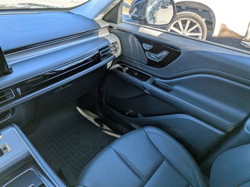 New 2026 Lincoln Aviator Premiere image 19