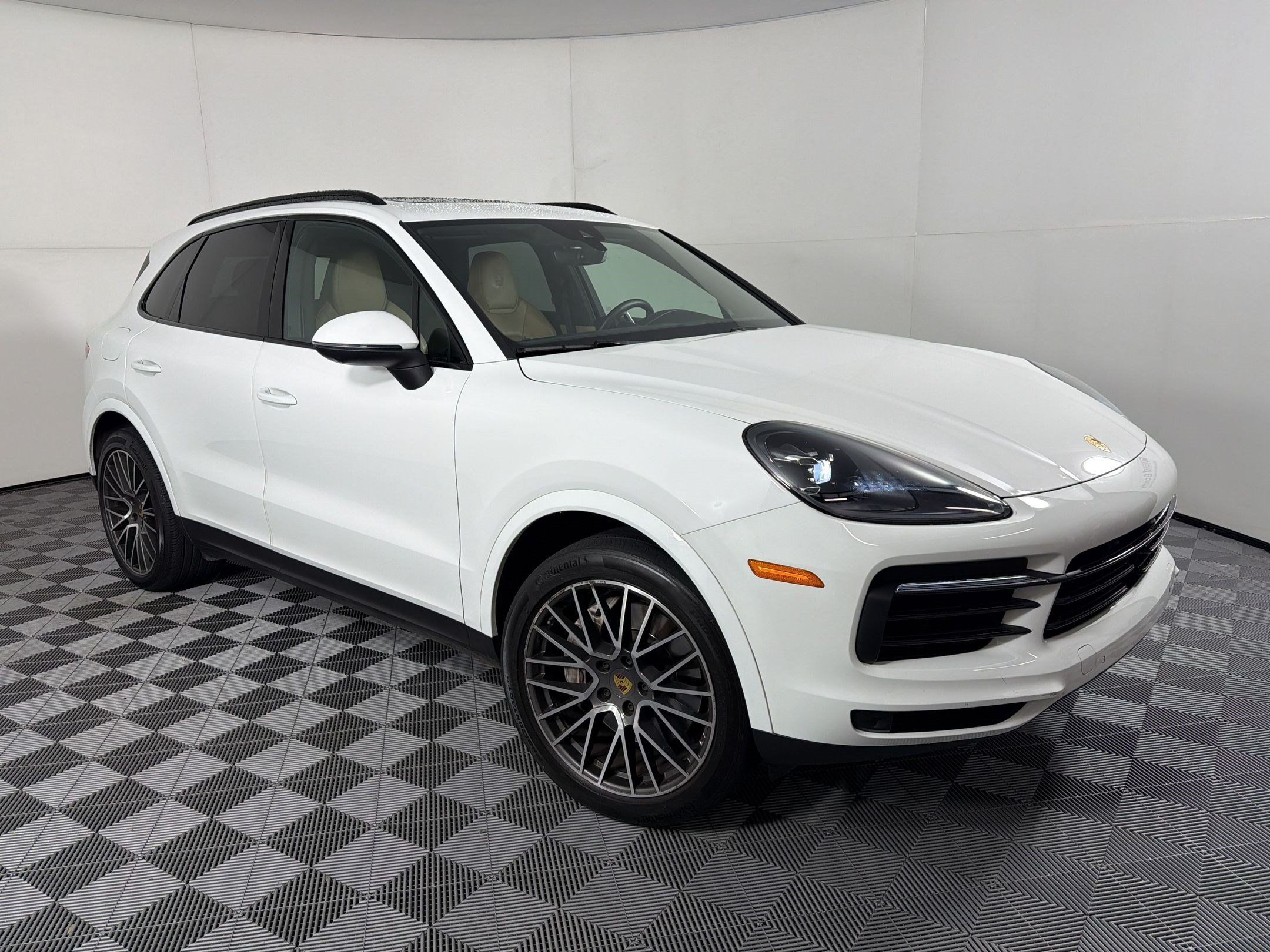 Certified 2023 Porsche Cayenne AWD/4WD image 7