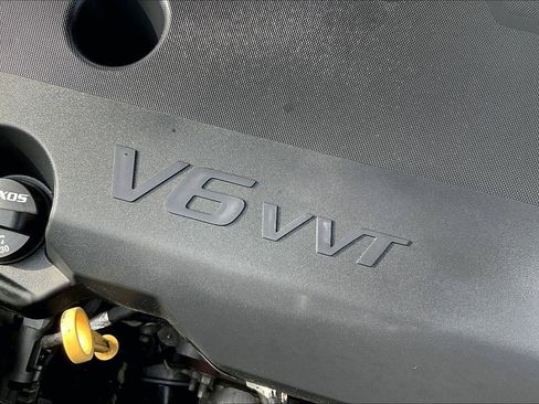 Used 2020 Chevrolet Traverse Premier FWD image 34