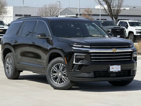 New 2026 Chevrolet Traverse LT image 2