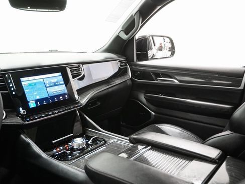 Used 2022 Jeep Wagoneer Series III w/ Premium Group I image 19