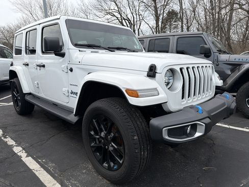 Used 2023 Jeep Wrangler Unlimited Sahara w/ Cold Weather Group AWD/4WD image 1