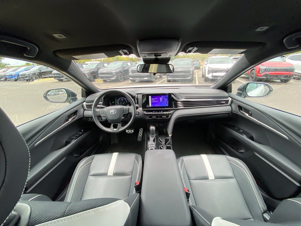 Used 2025 Toyota Camry SE FWD image 20