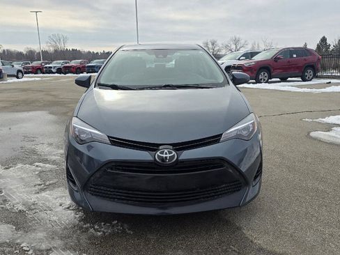 Used 2018 Toyota Corolla LE image 2