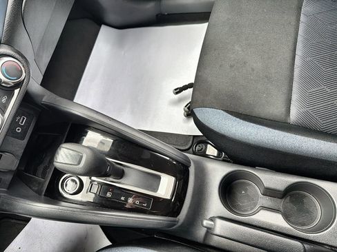 Used 2025 Nissan Versa SV FWD image 27