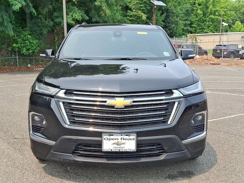 Used 2023 Chevrolet Traverse LT AWD/4WD image 2