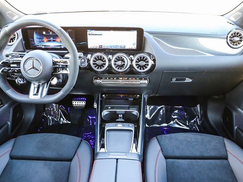 Used 2025 Mercedes-Benz GLA 35 AMG 4MATIC image 13