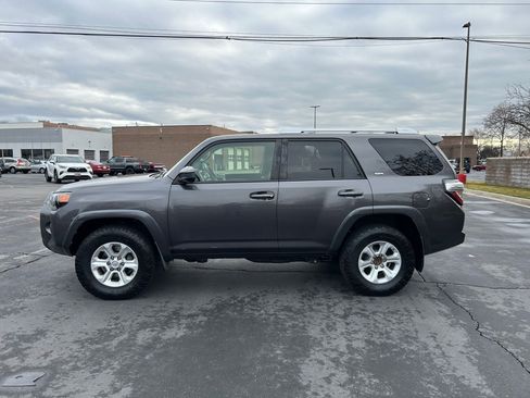 Used 2017 Toyota 4Runner SR5 image 2