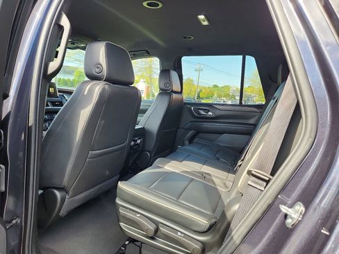 Used 2024 GMC Yukon SLT AWD/4WD image 11