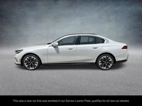 Certified 2026 BMW 530i xDrive w/ Premium Package AWD/4WD image 6