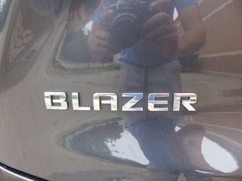 Used 2021 Chevrolet Blazer LT FWD image 9