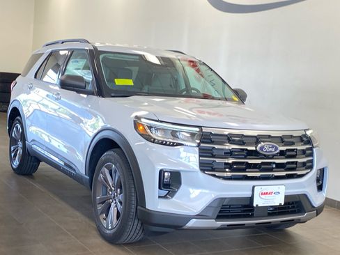 New 2026 Ford Explorer Active AWD/4WD image 2