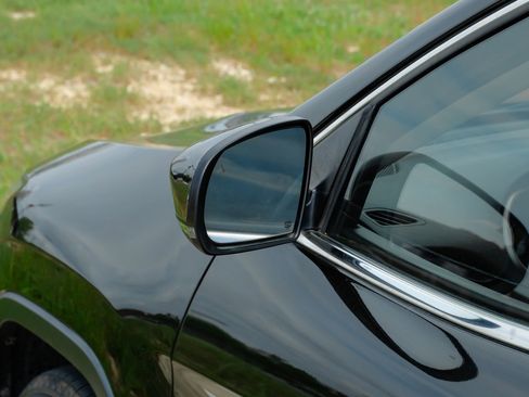 Used 2017 Jeep Cherokee Latitude w/ Safety/Convenience Group image 41