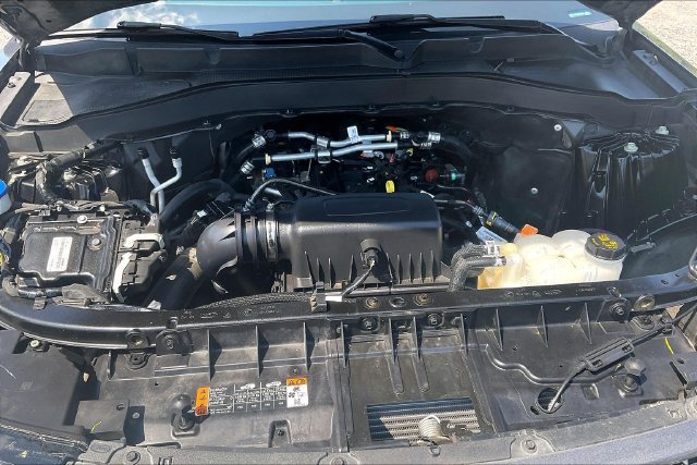 Used 2024 Ford Explorer XLT w/ Equipment Group 202A RWD image 28