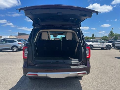 Used 2024 Ford Expedition Limited AWD/4WD image 9