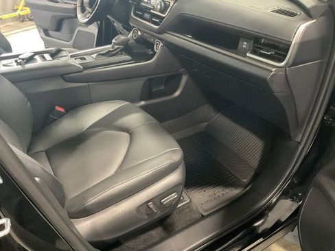 Used 2024 Toyota Grand Highlander AWD image 20