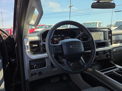 Used 2025 Ford F350 XLT AWD/4WD image 8