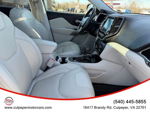 Used 2019 Jeep Cherokee Limited w/ Technology Group image 16